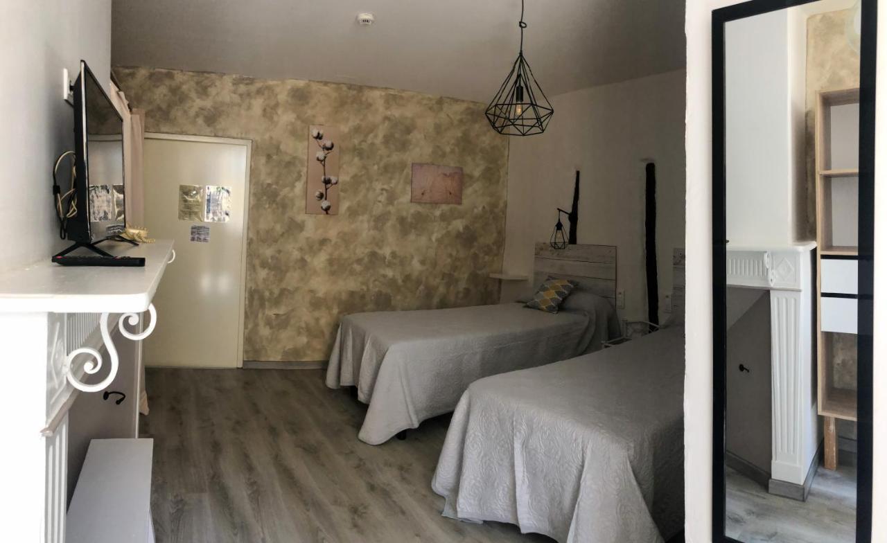 Logis Hotel Restaurant Metropole Mirande  Bagian luar foto