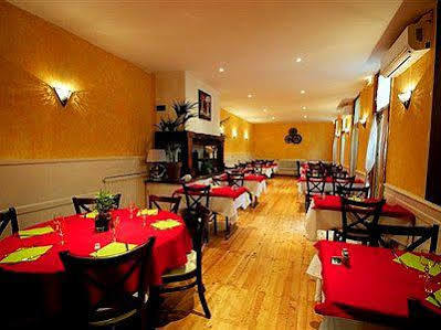 Logis Hotel Restaurant Metropole Mirande  Bagian luar foto