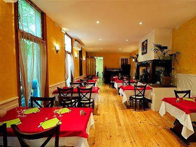 Logis Hotel Restaurant Metropole Mirande  Bagian luar foto