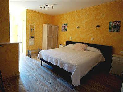 Logis Hotel Restaurant Metropole Mirande  Bagian luar foto