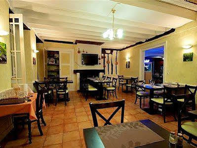 Logis Hotel Restaurant Metropole Mirande  Bagian luar foto